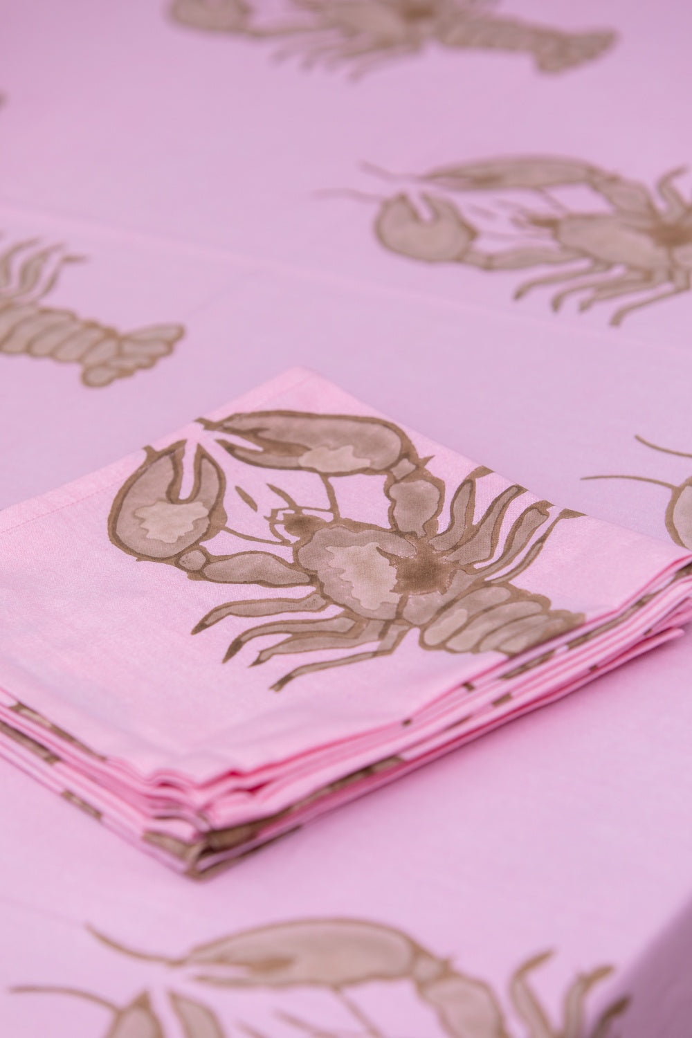 MANDALAY DESIGNS BIG LOBSTER NAPKIN SET HIBISCUS