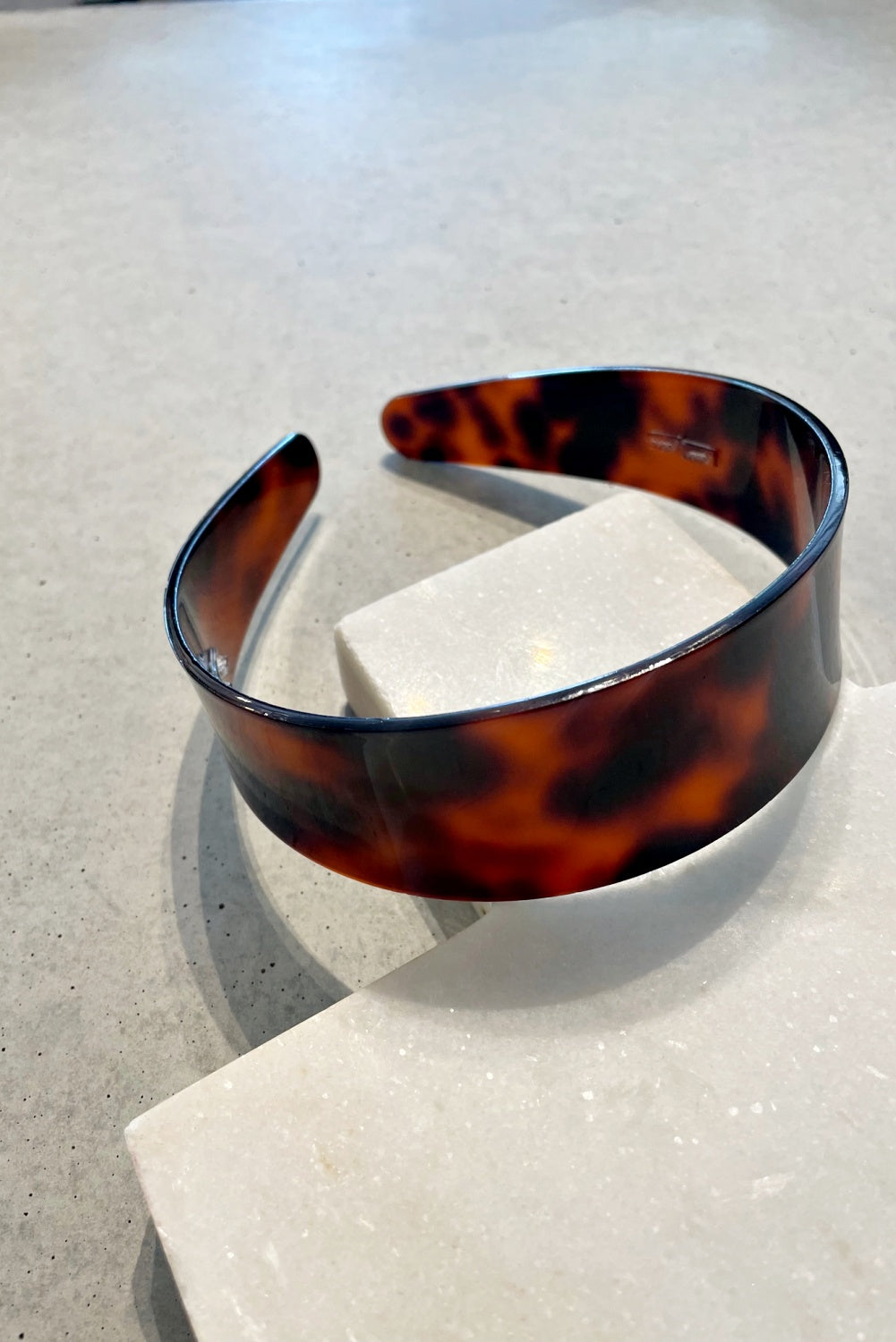 CAROLYN TORTOISESHELL HEADBAND DARK