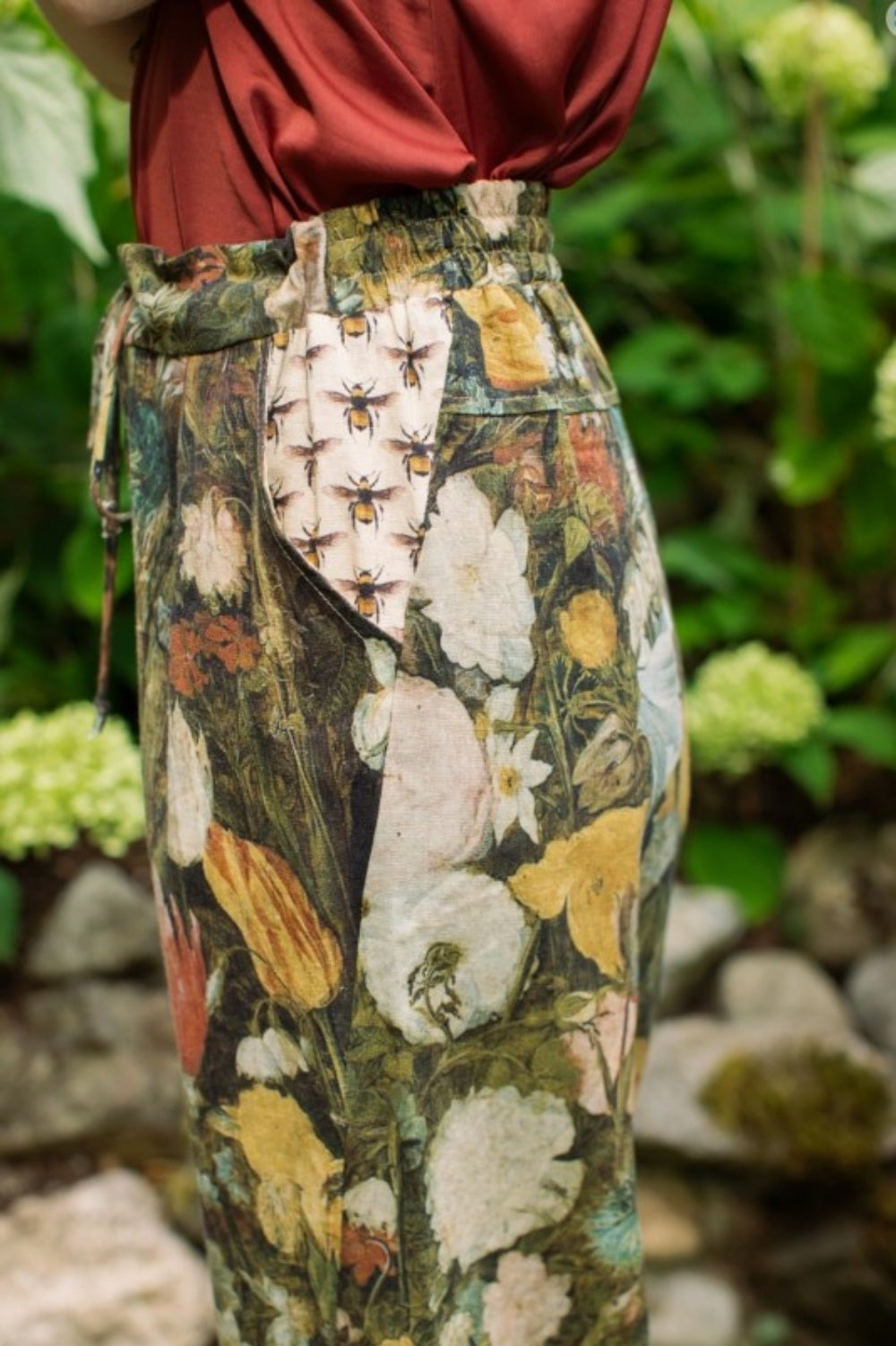 MARKET OF STARS I DREAM IN FLOWERS LINEN CROPPED ARTIST PANTS
