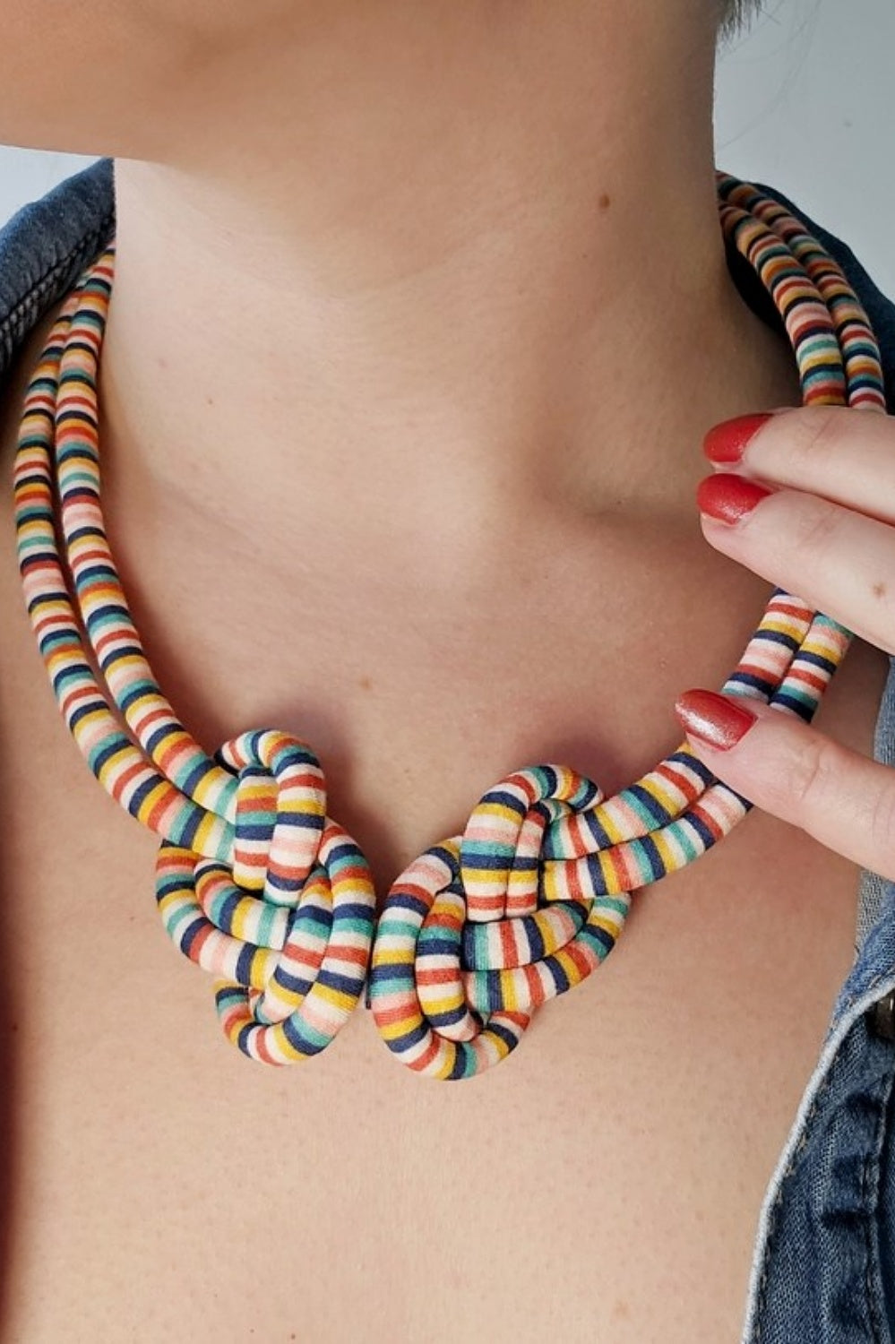 BUNNY BOSWORTH EIGHT KNOT NECKLACE CANDY