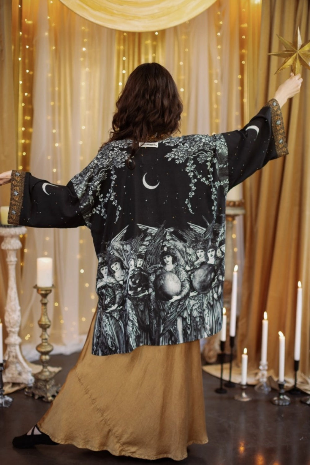 PRE-ORDER MARKET OF STARS THE GUARDIANS MATINEE MID LENGTH KIMONO