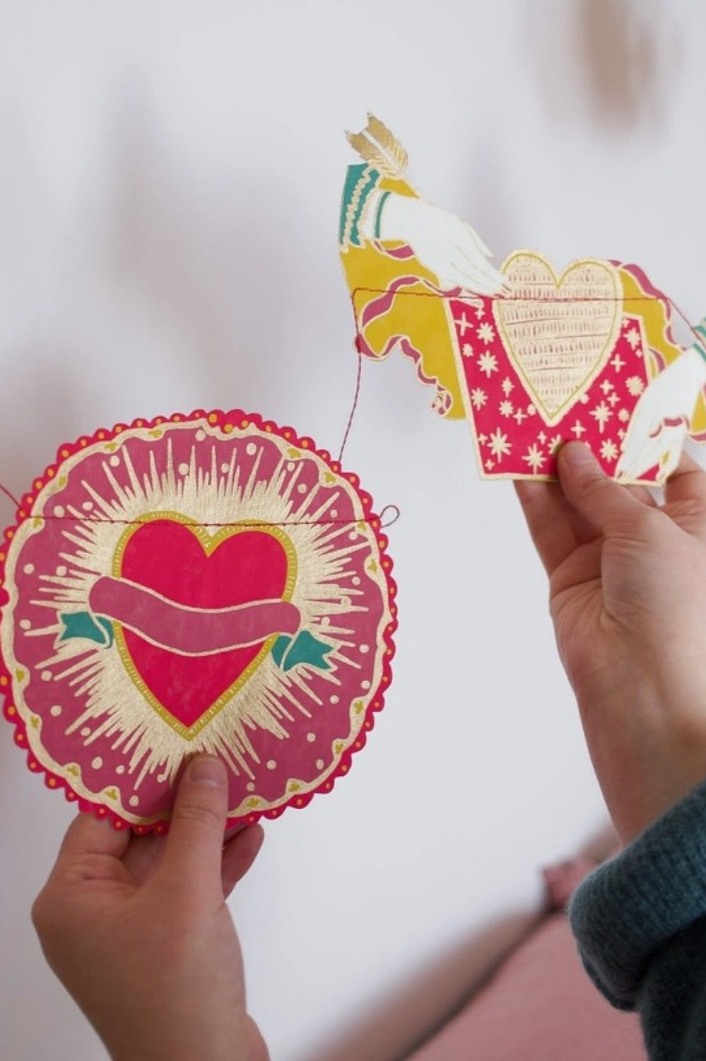 EAST END PRESS HEARTS PAPER GARLAND