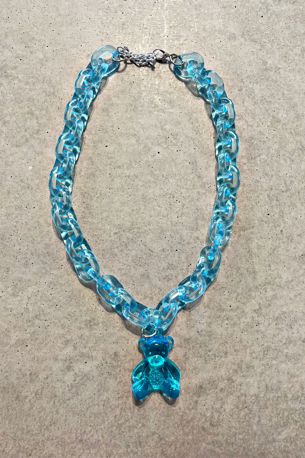 GUMMY BEAR NECKLACE BLUE