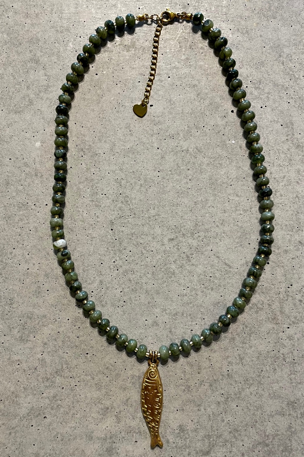 SARDINE NECKLACE OLIVE