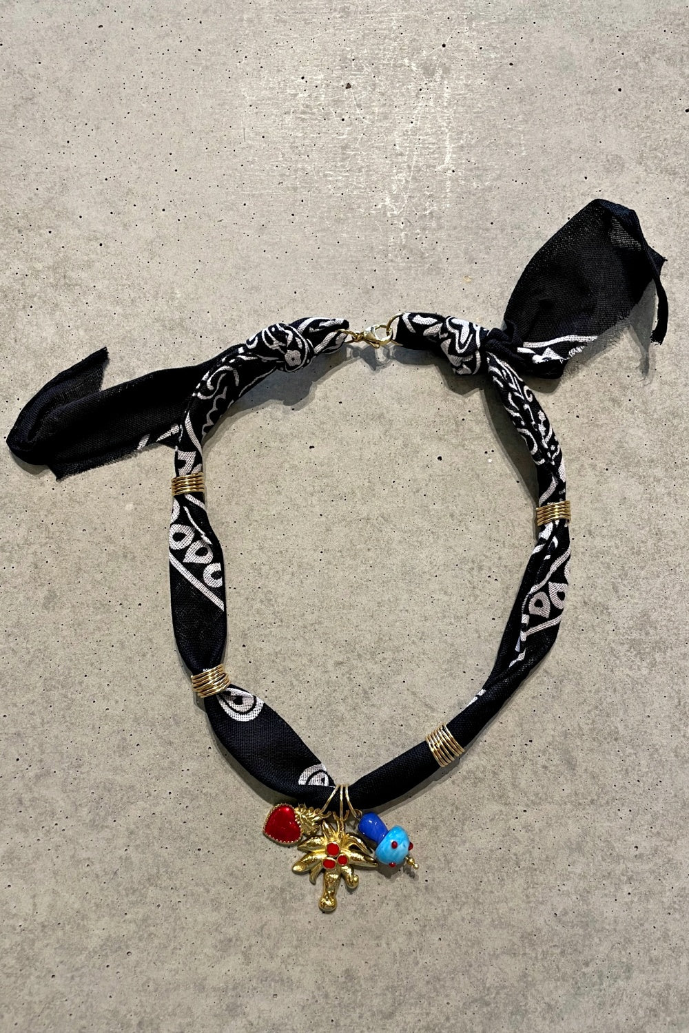 WILD WEST BANDANA NECKLACE BLACK