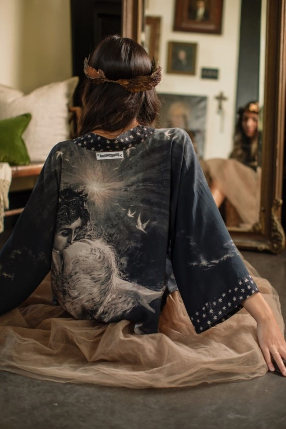 MARKET OF STARS LOVE CONQUERS ALL CROPPED KIMONO