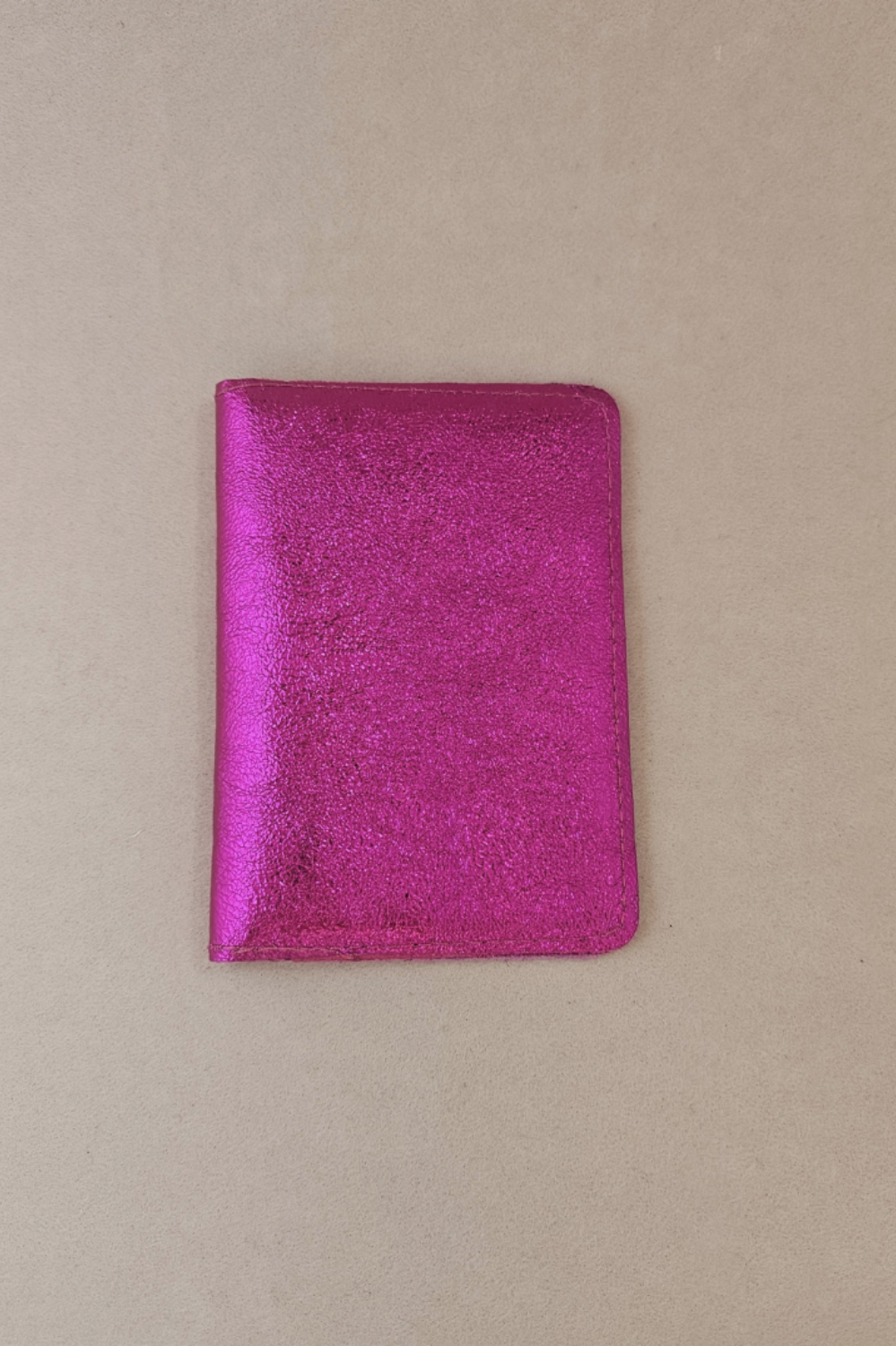 GLOBE PASSPORT HOLDER HOT PINK