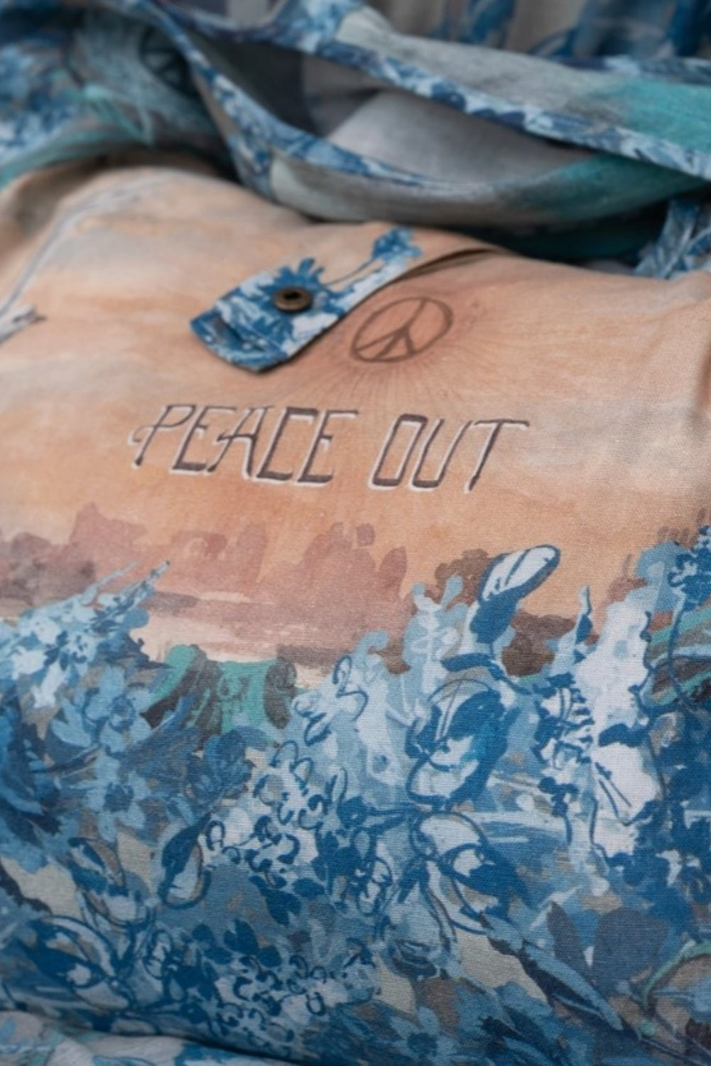 MARKET OF STARS PEACE OUT LINEN TOTE