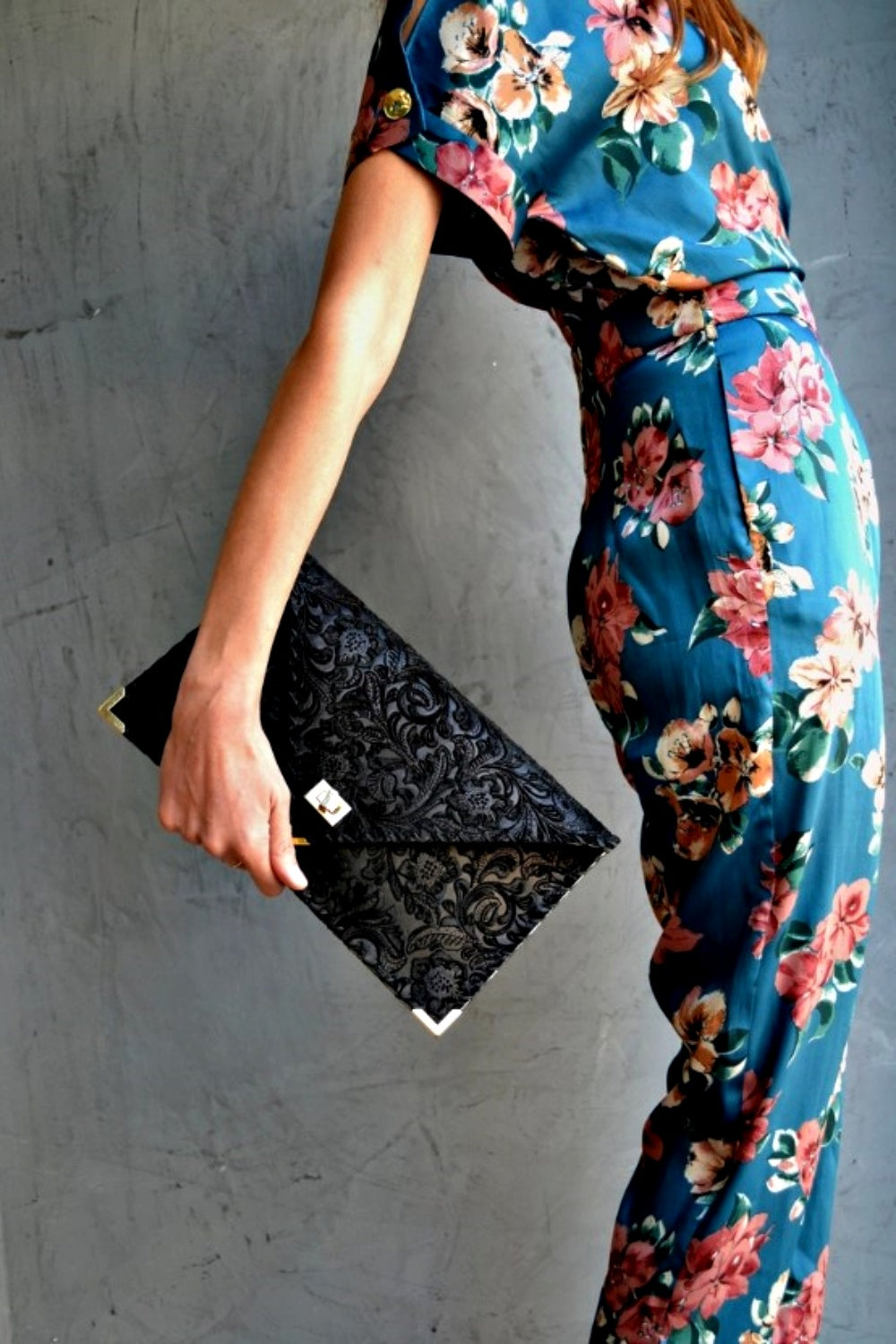 ANA KOUTSI SYMMETRIA CLUTCH BLACK