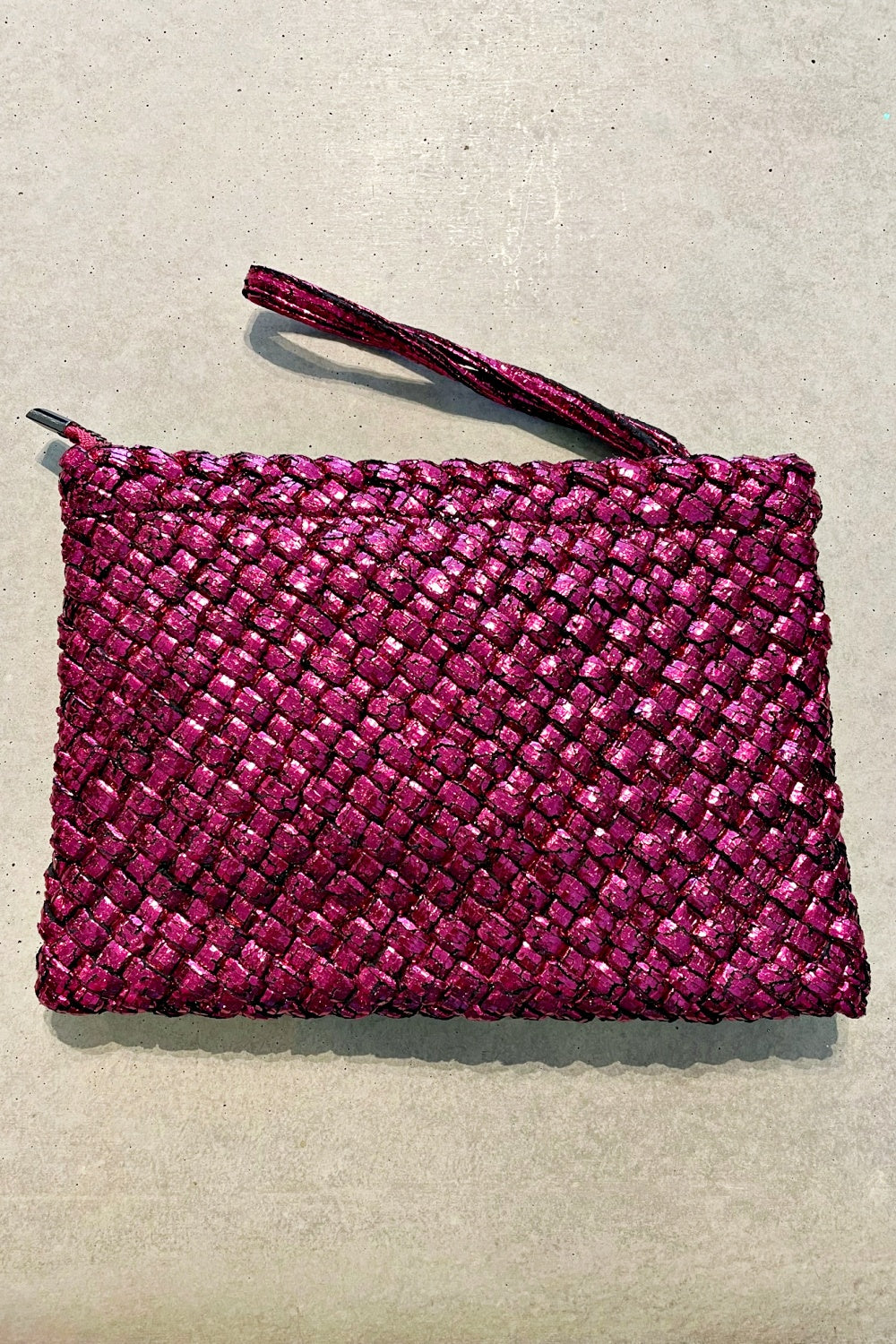 ROSELLE AGNES CROSSBODY ZIP CLUTCH PINK