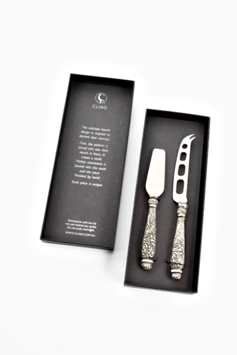 CARVED HANDLE TWO PIECE CHEESE KNIFE SET