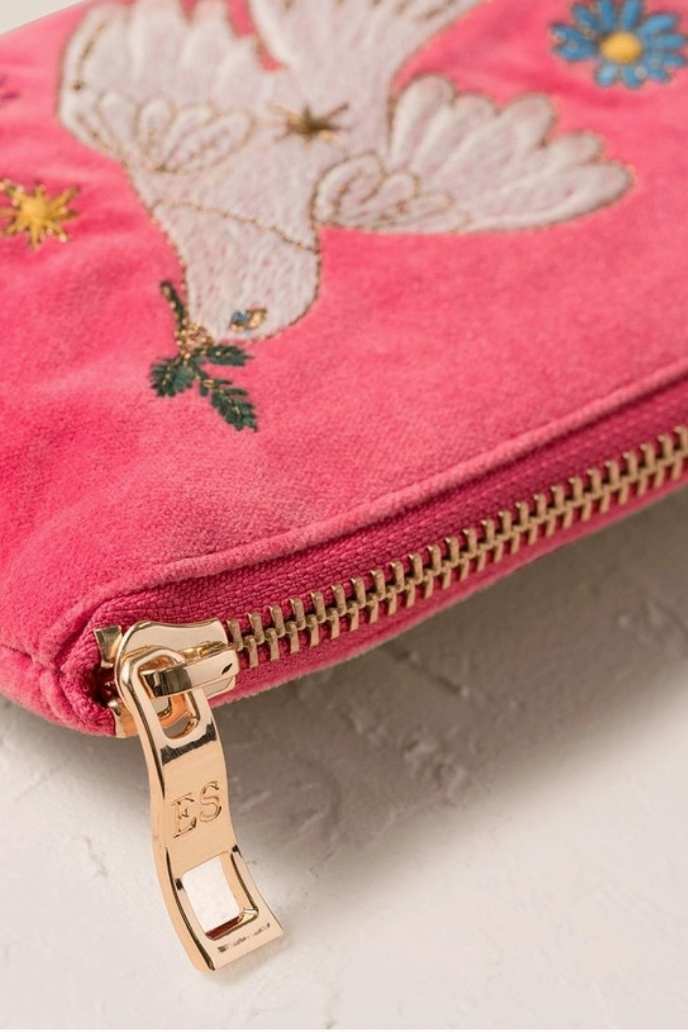 ELIZABETH SCARLETT DOVES OF PEACE COIN PURSE
