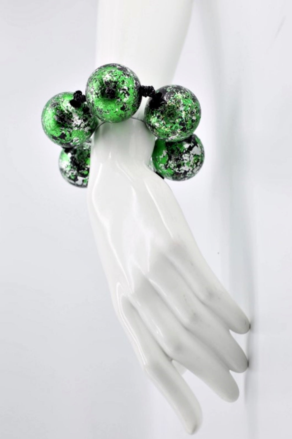 JIANHUI LONDON GIANT BEADS BRACELET BLACK + GREEN