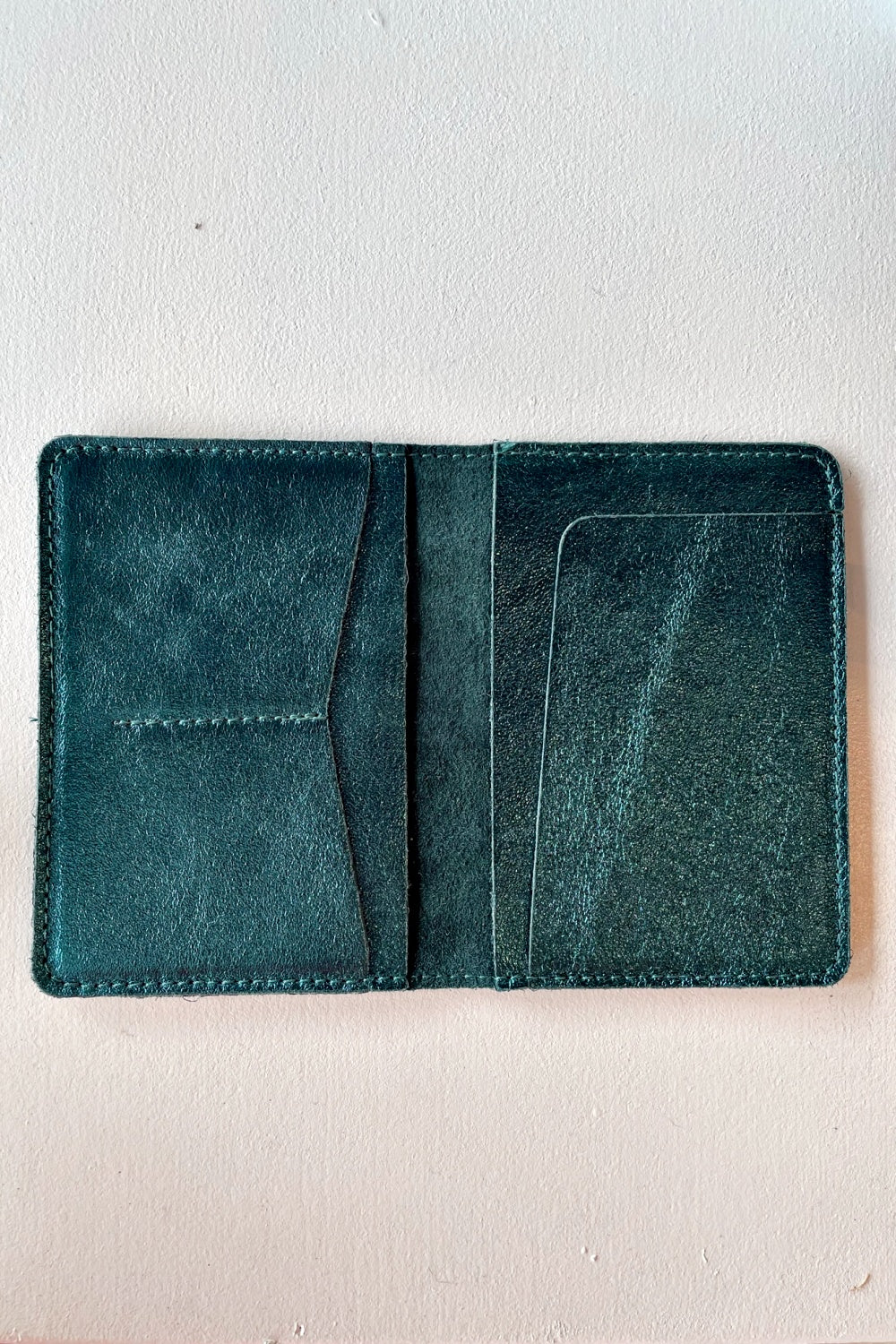 GLOBE PASSPORT HOLDER TEAL