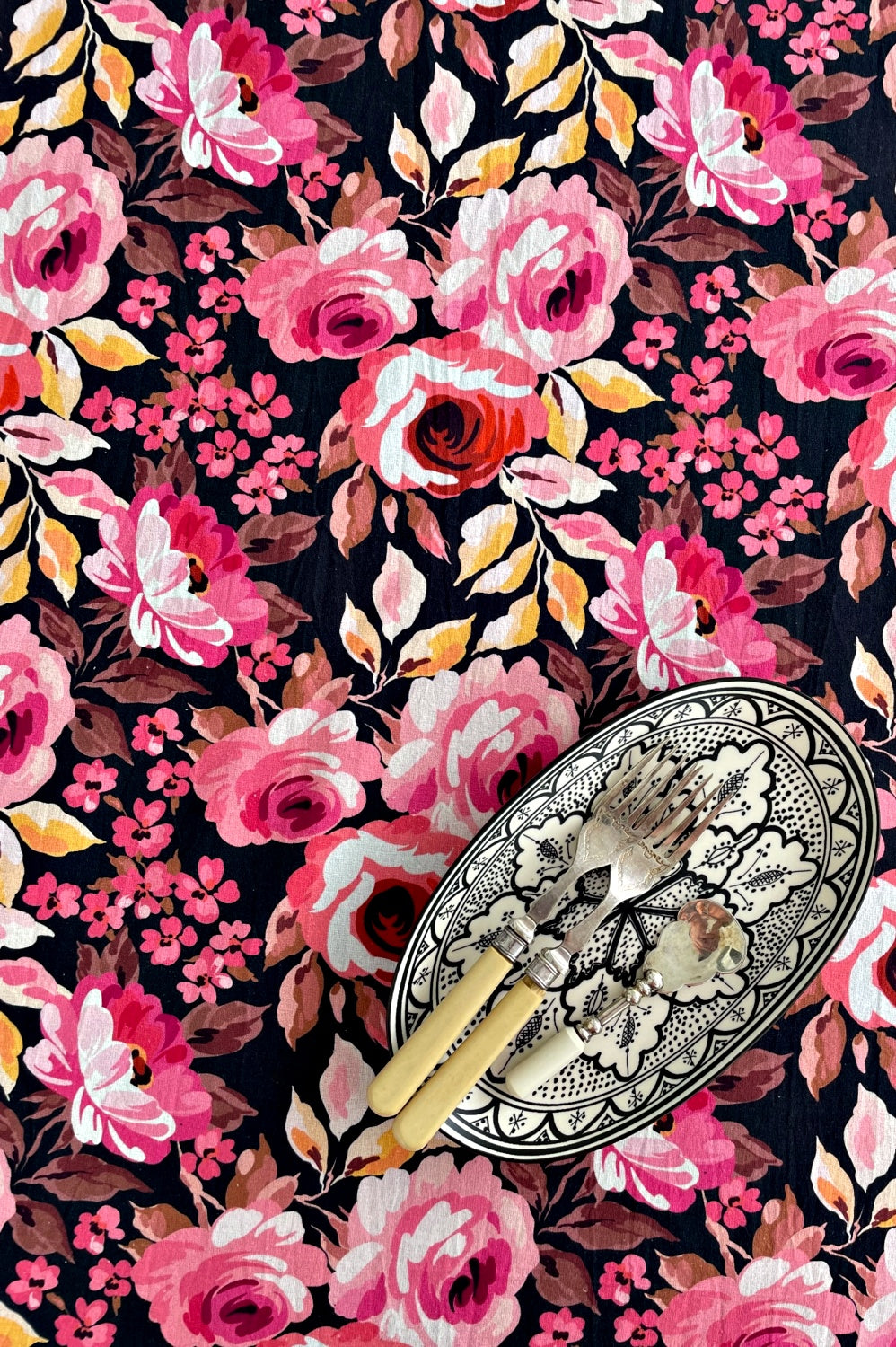 ROSELLE ROSES + CHINTZ TABLECLOTH 3.4M