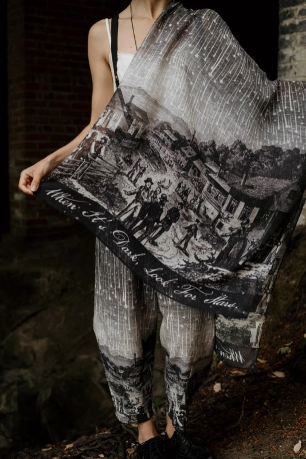 MARKET OF STARS STARGAZER BAMBOO SCARF WITH FALLING STARS