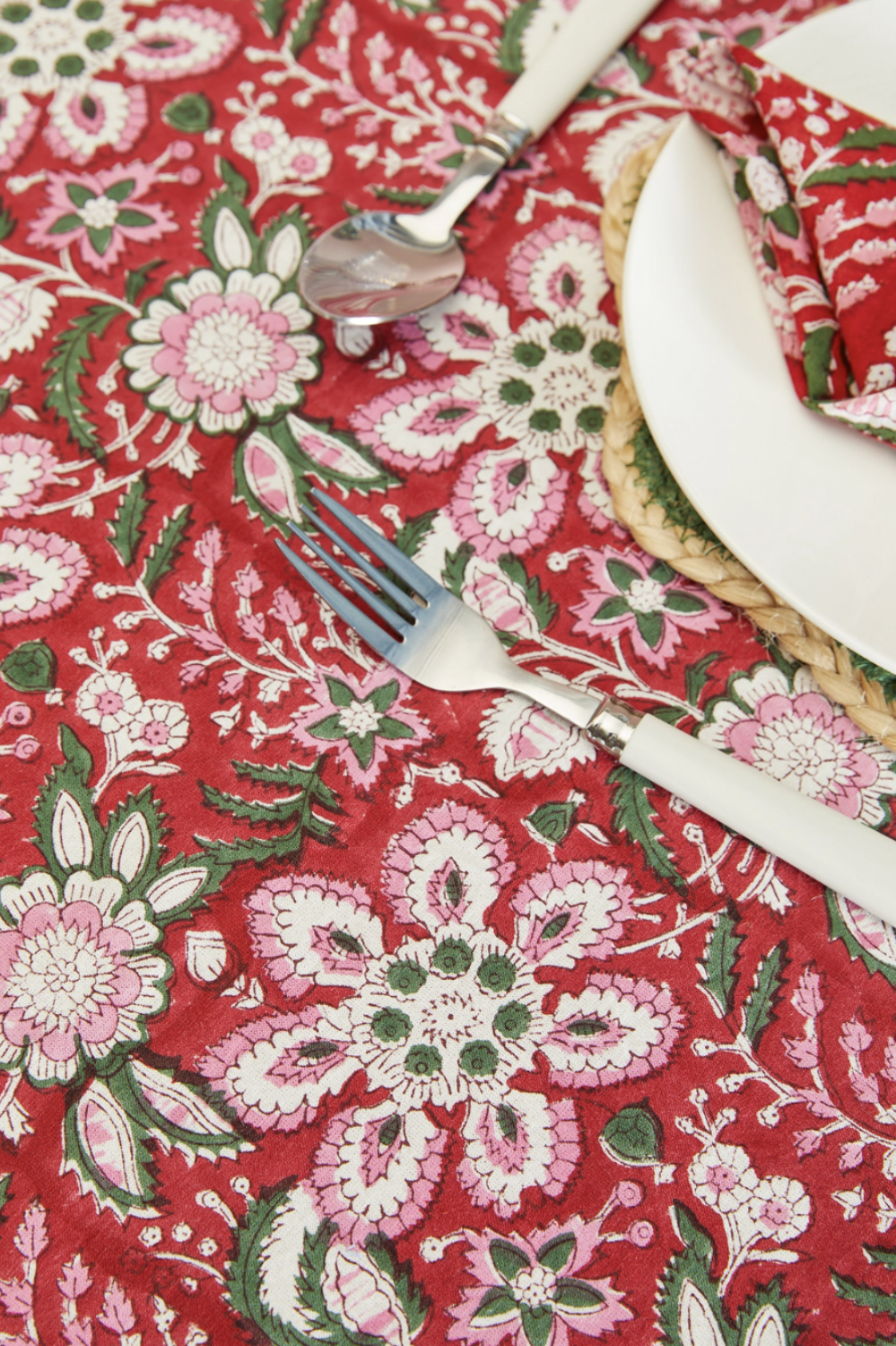 DECK THE HALLS CHRISTMAS TABLECLOTH