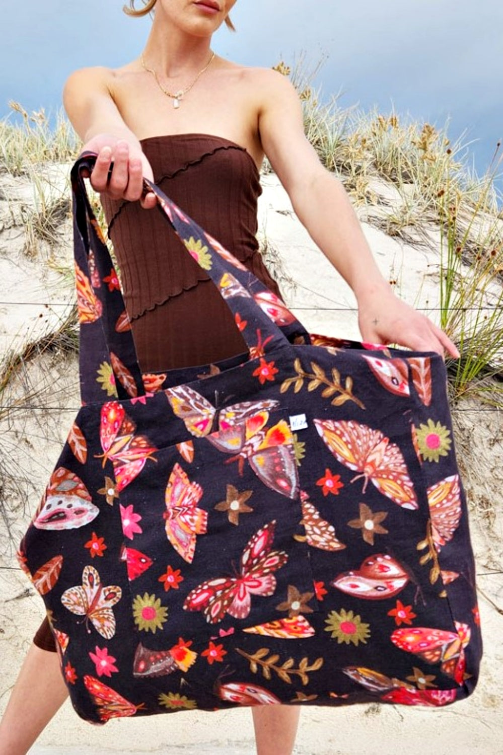 ELIZA PIRO FLY AWAY LINEN TOTE