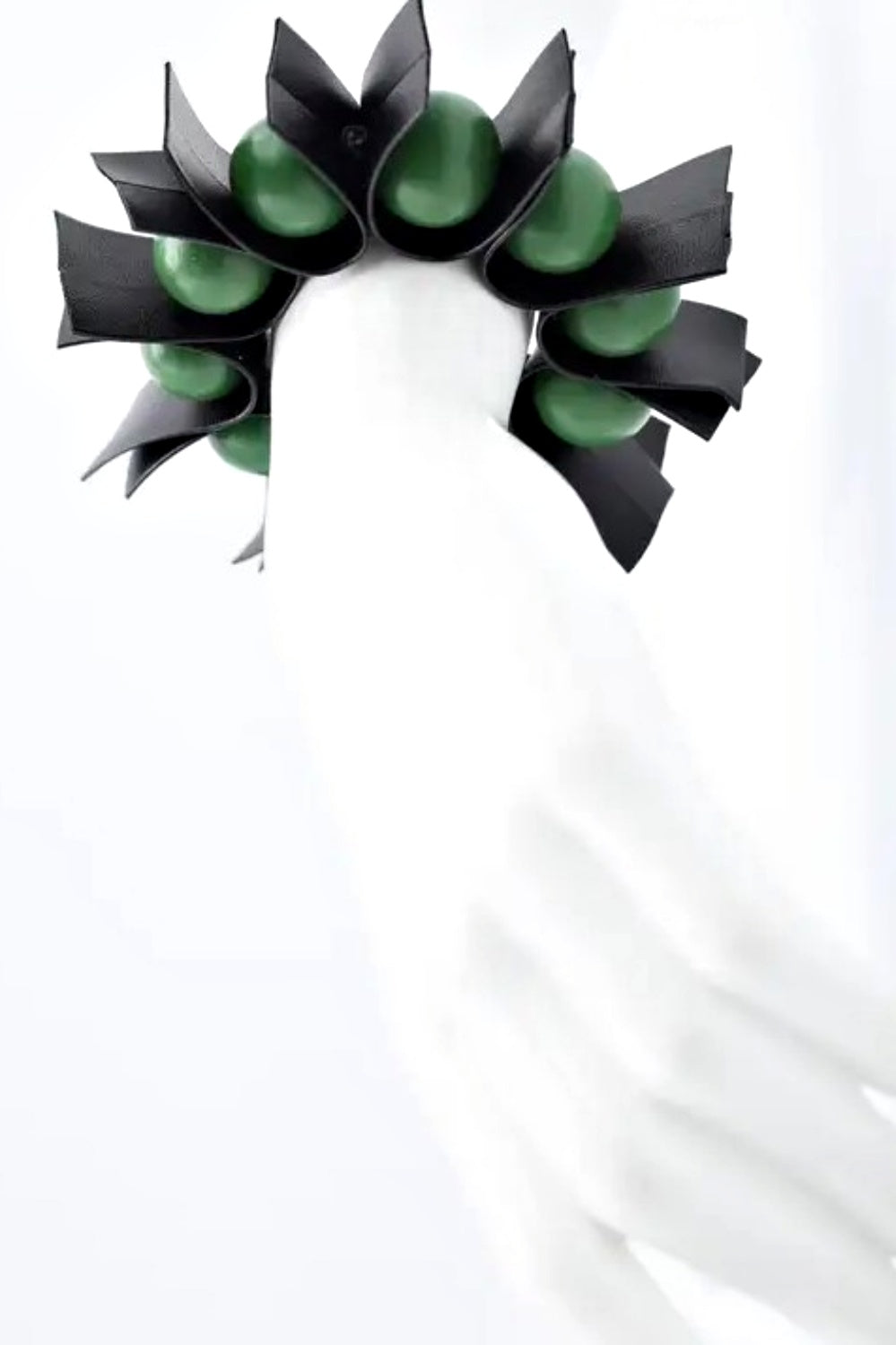 JIANHUI LONDON U-SHAPED LEATHERETTE RIBBONS + ROUND BEADS BRACELET GREEN