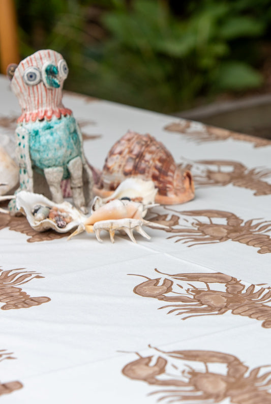 MANDALAY DESIGNS BIG LOBSTER LARGE ROUND TABLECLOTH COCONUT