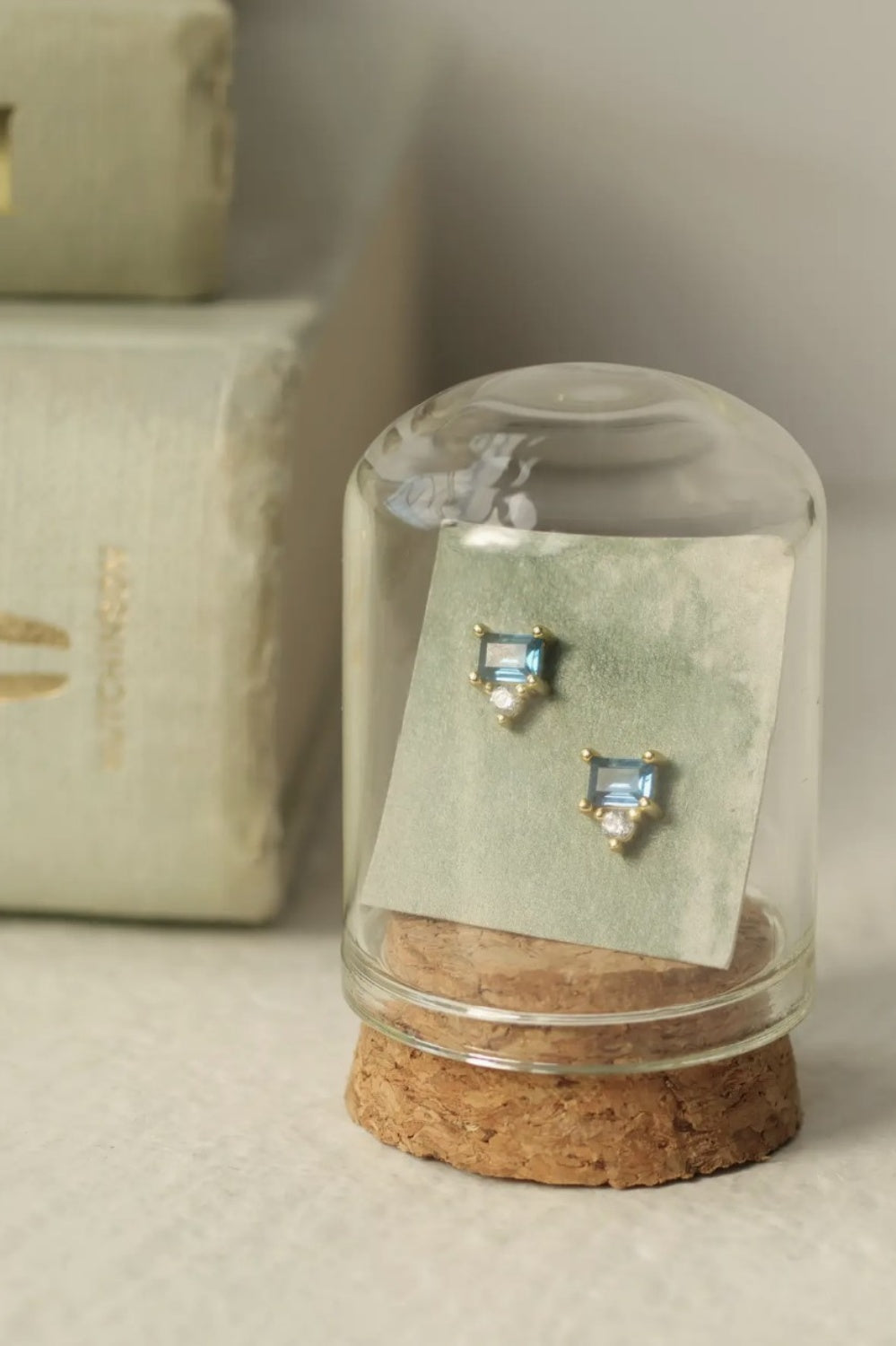 SILK PURSE DAISY ART DECO STUDS
