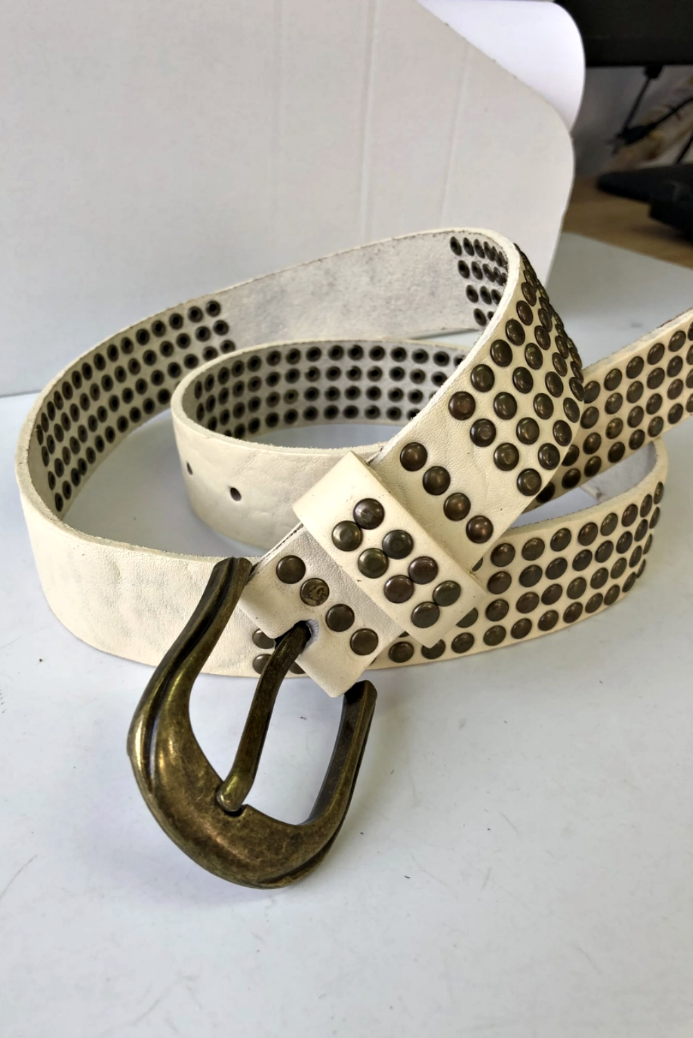 ARIS STUDDED BELT MILK