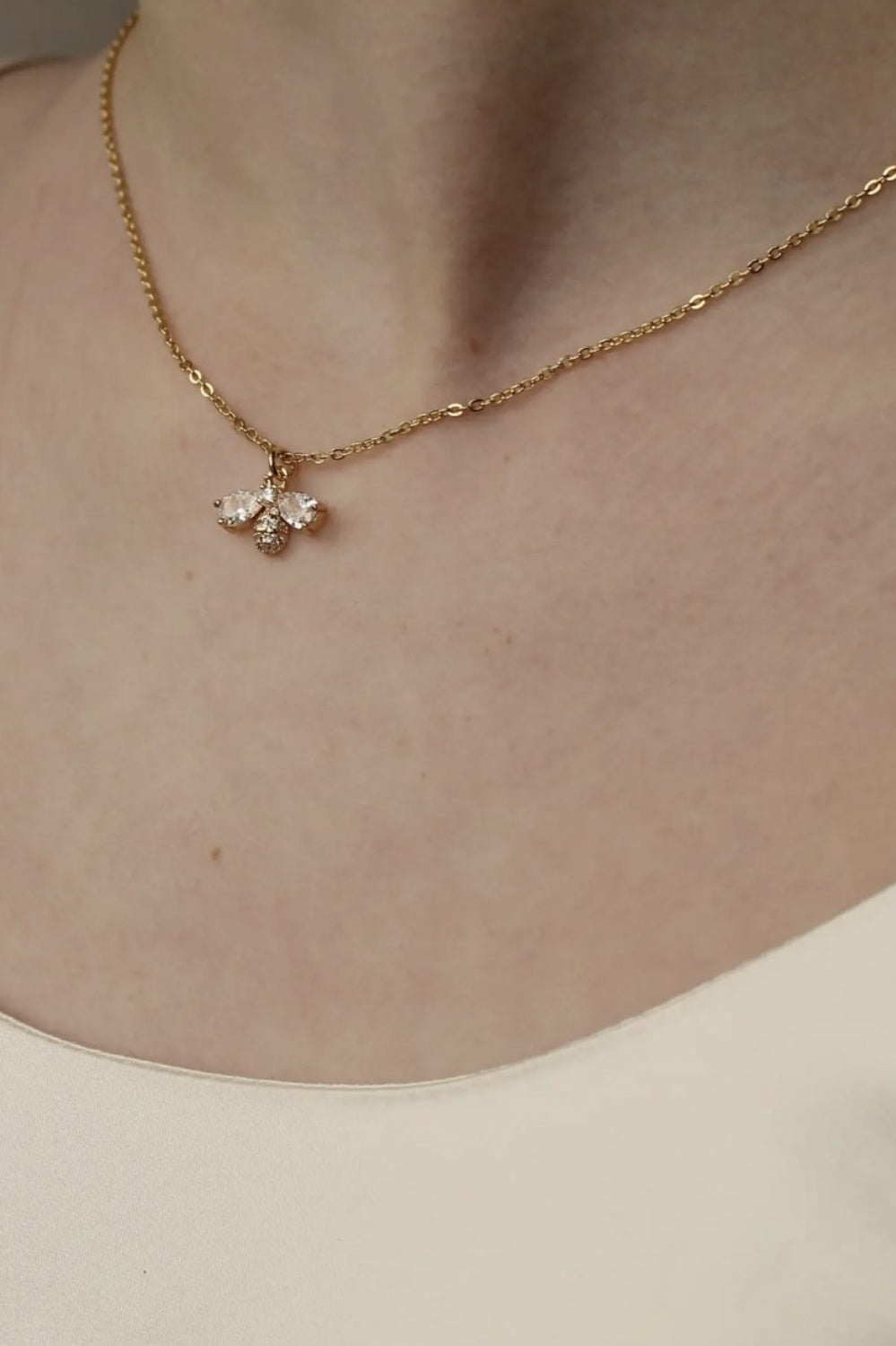 SILK PURSE BUMBLEBEE NECKLACE