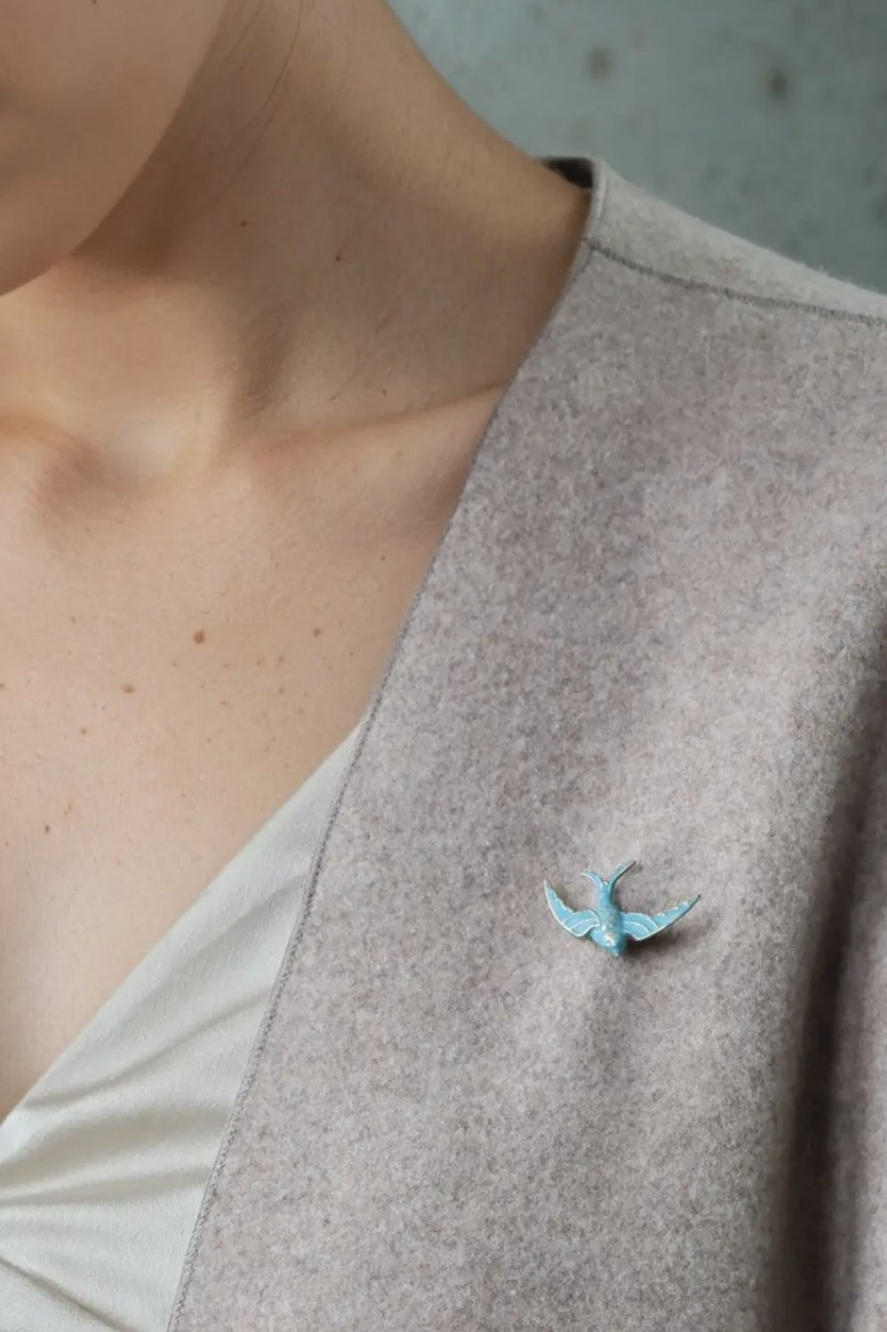 SILK PURSE BLUE SWALLOW BROOCH