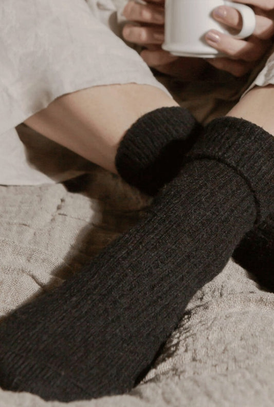 BED + BUTTER COMFIEST SOCKS BLACK