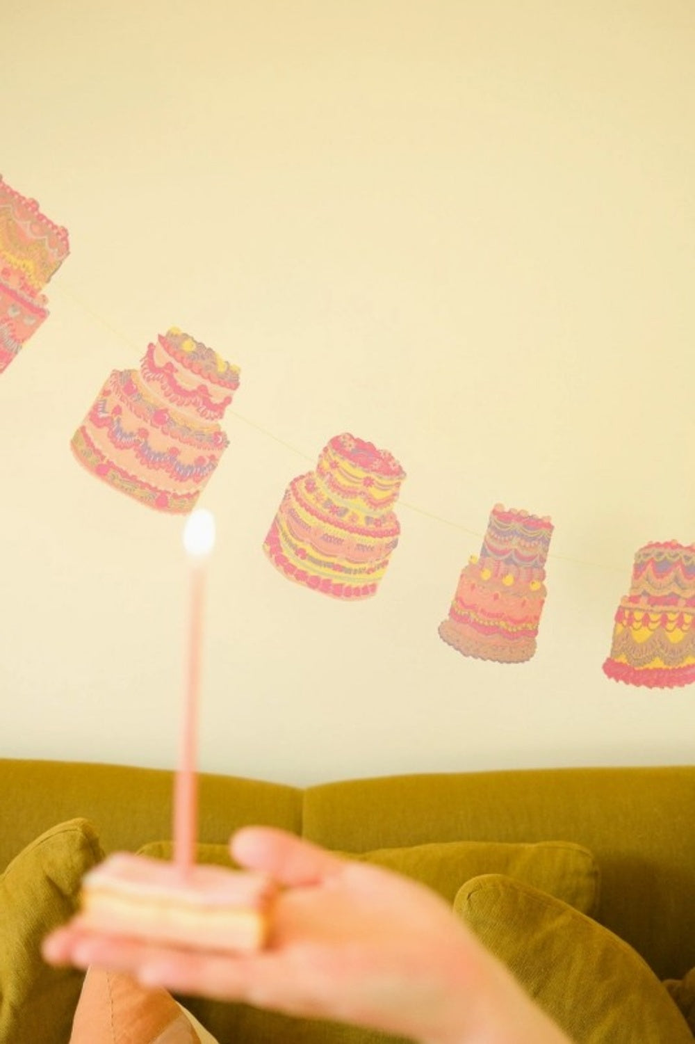 EAST END PRESS CELEBRATION CAKES PAPER GARLAND