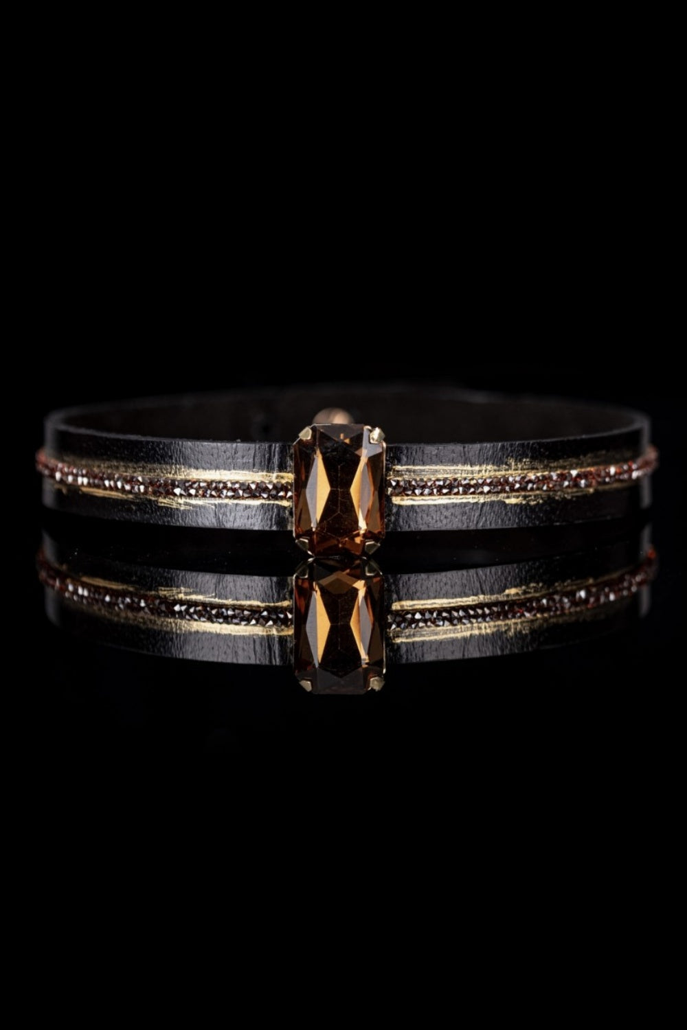 THE DARK AMBER AXIS LEATHER CHOKER