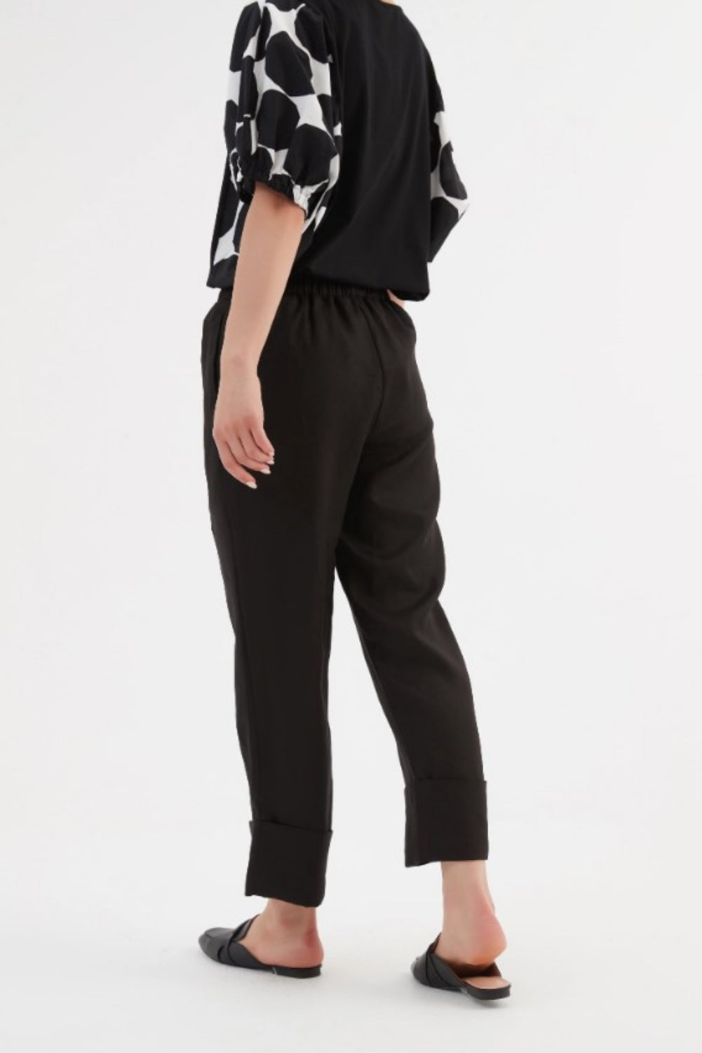 TIRELLI DEEP CUFF LINEN PANT BLACK