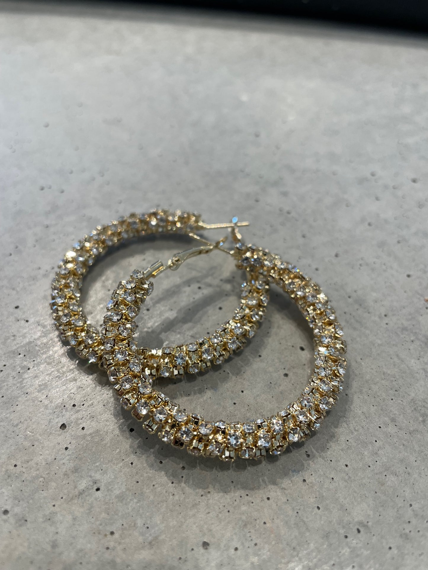 RAQUEL HOOPS