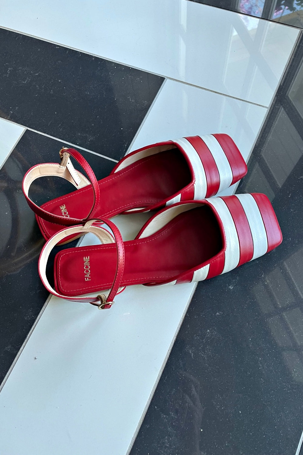 FACCINE RIO SQUARE TOE SANDAL
