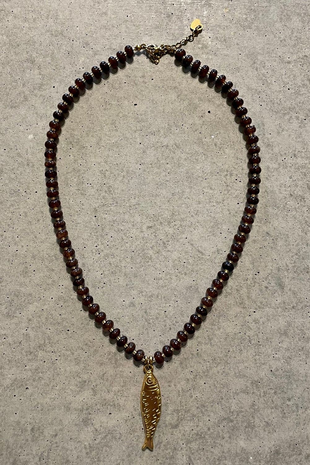 SARDINE NECKLACE CHOCOLATE