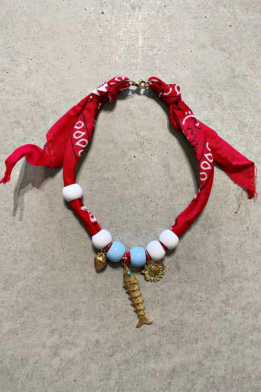 WILD WEST BANDANA NECKLACE RED
