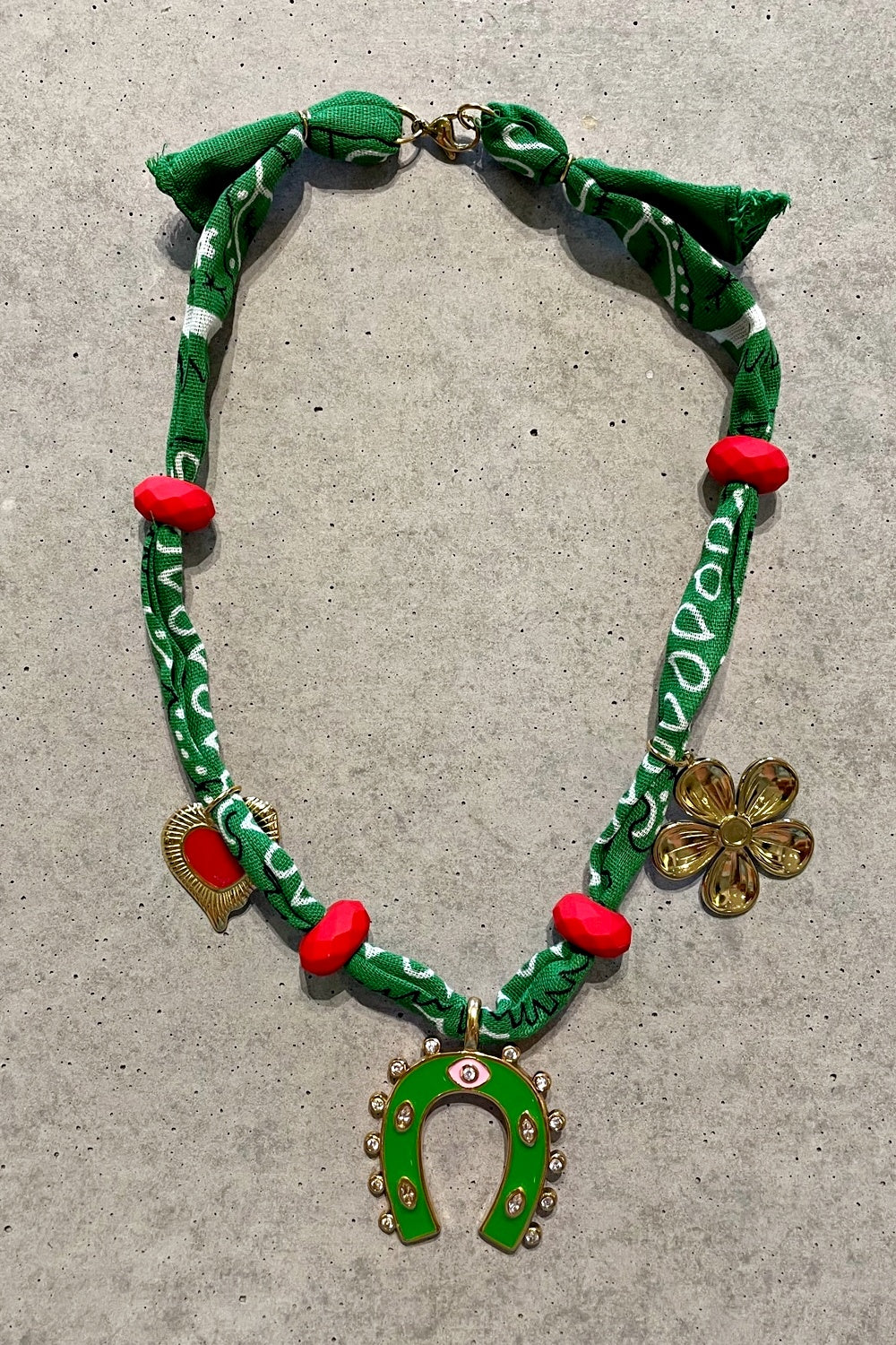 WILD WEST BANDANA NECKLACE GREEN