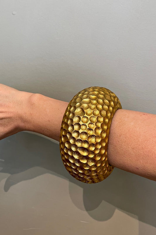 JIANHUI LONDON OVERSIZED HONEYCOMB BANGLE GOLD