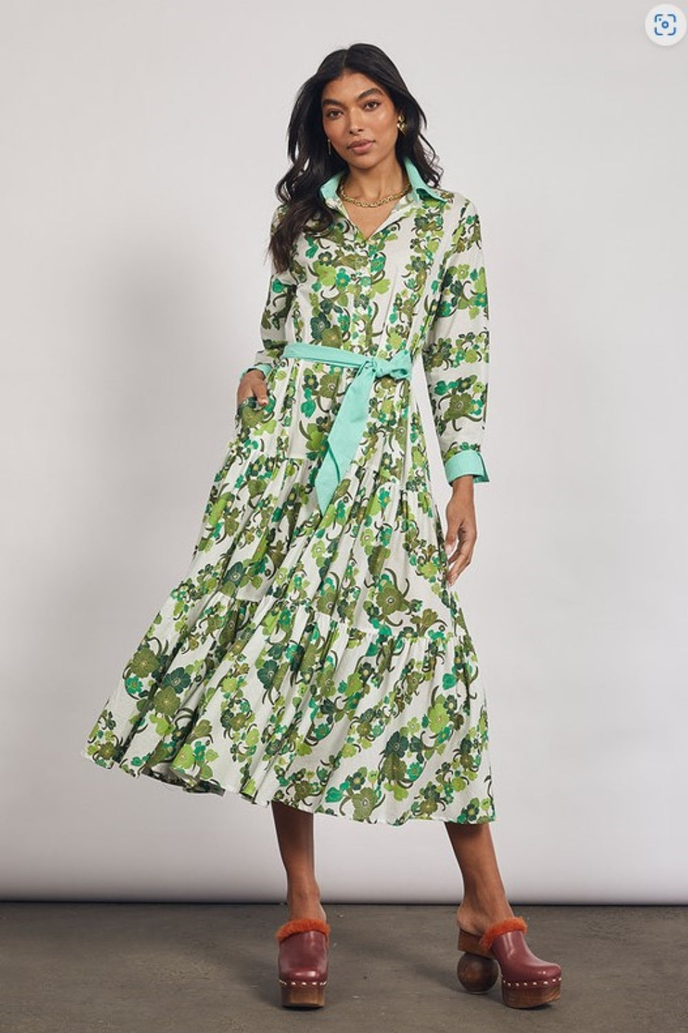 BOHEMIAN TRADERS JUNGLE TIERED FLORAL SHIRT DRESS