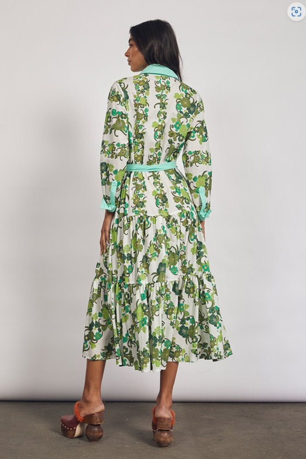 BOHEMIAN TRADERS JUNGLE TIERED FLORAL SHIRT DRESS