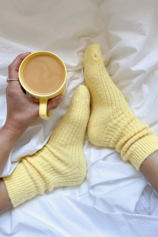 BED + BUTTER COMFIEST SOCKS LEMON