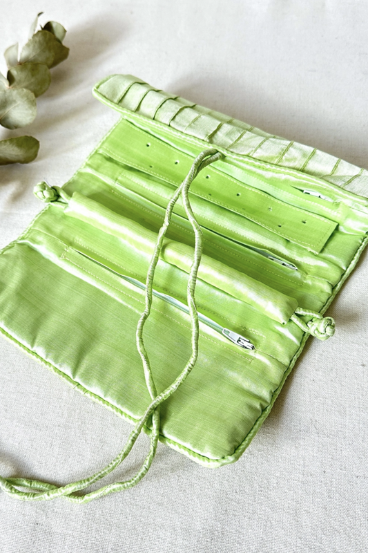 SILK JEWELLERY ROLL MINT GREEN