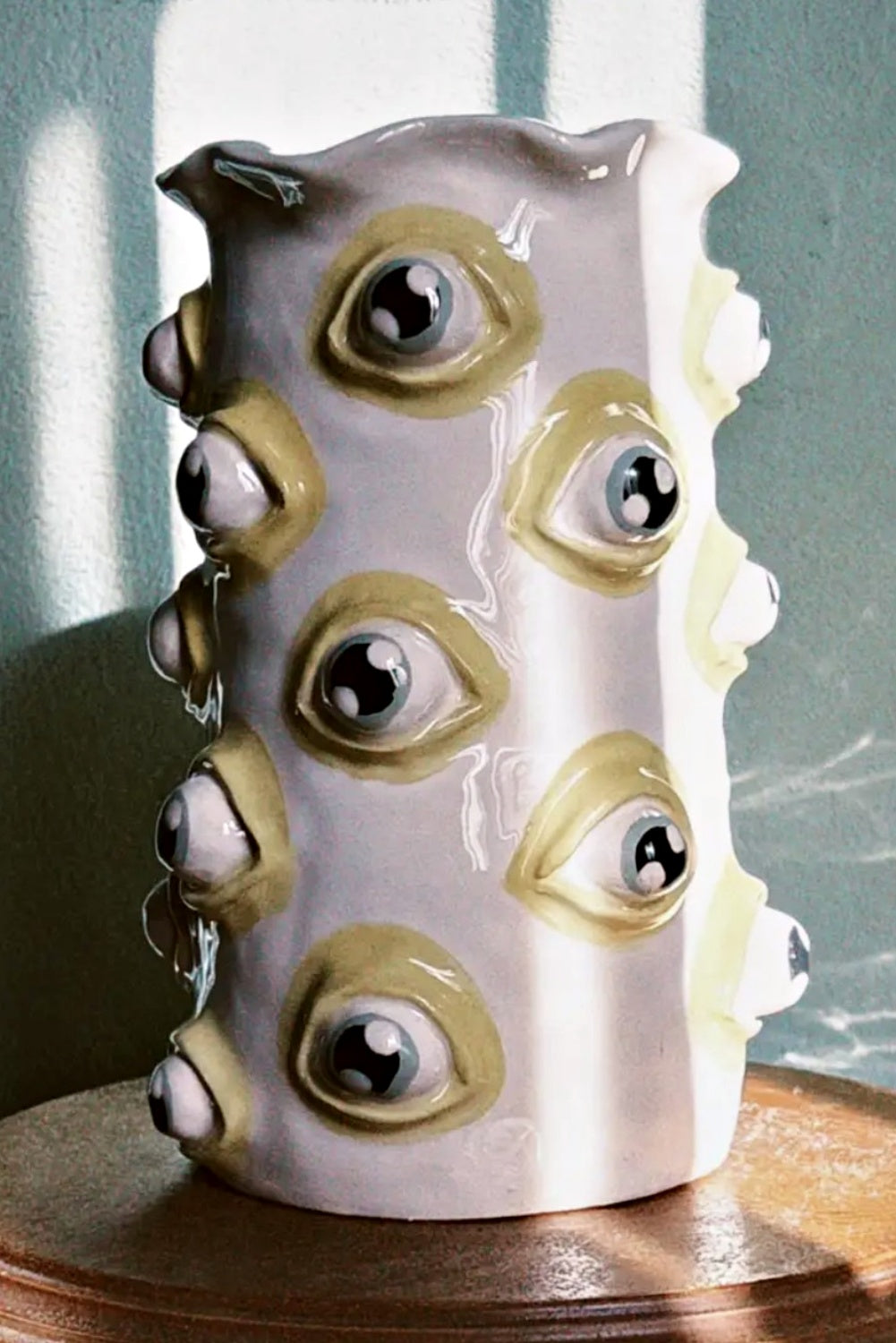 MUZA NO ONE IS WATCHING VASE