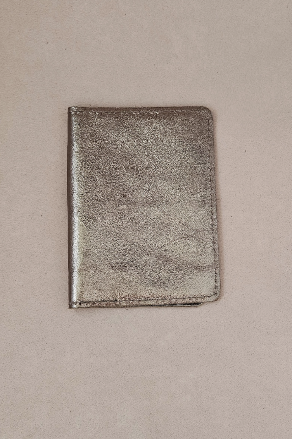 GLOBE PASSPORT HOLDER PEWTER