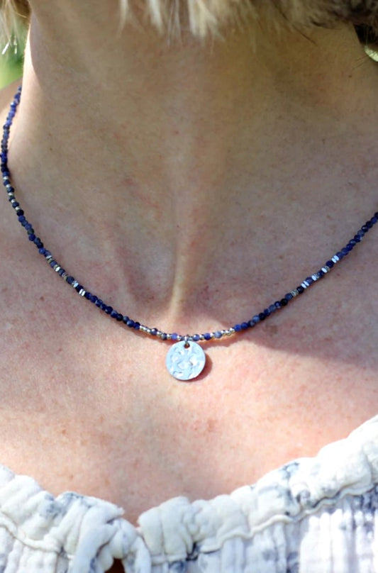 SUNDAY MOOD LITTLE COVE SILVER NECKLACE NAVY