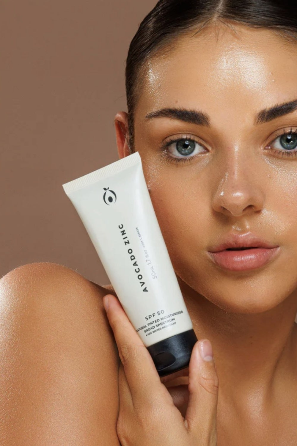 AVOCADO ZINC NATURAL TINTED MOISTURISER SPF50 LIGHT MEDIUM