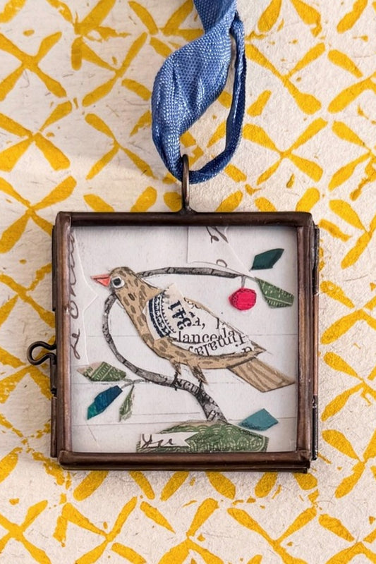 MARIS MIRUM CERISE FOLK BIRD ART LOCKET ORNAMENT