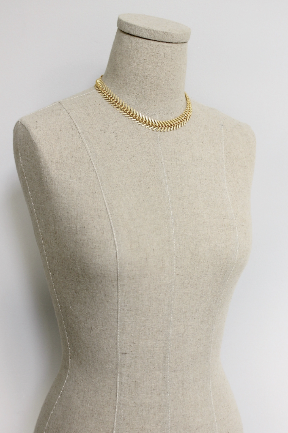 DAVID AUBREY DORIS GOLD PLATED NECKLACE