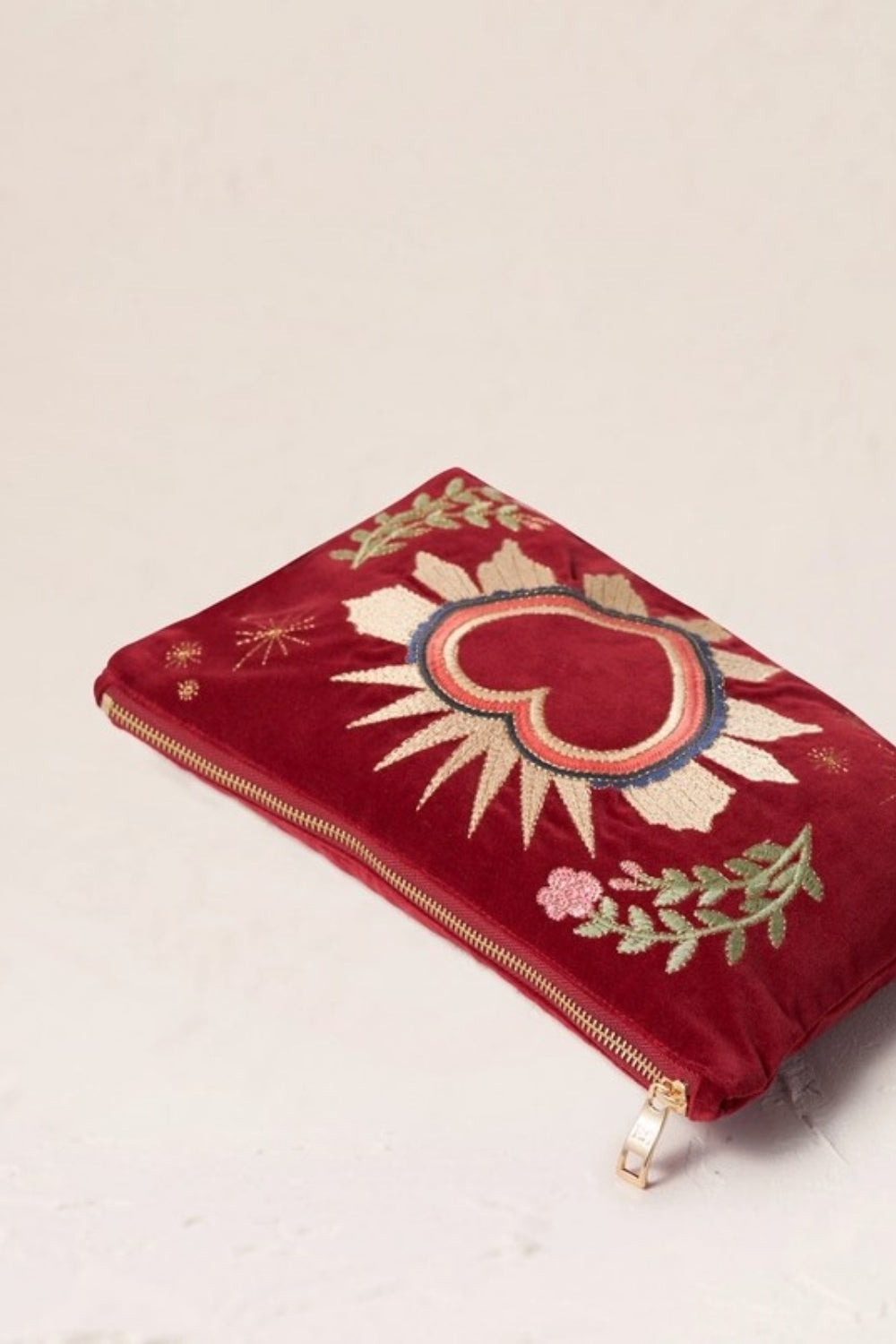 ELIZABETH SCARLETT ENCHANTED HEART VELVET POUCH