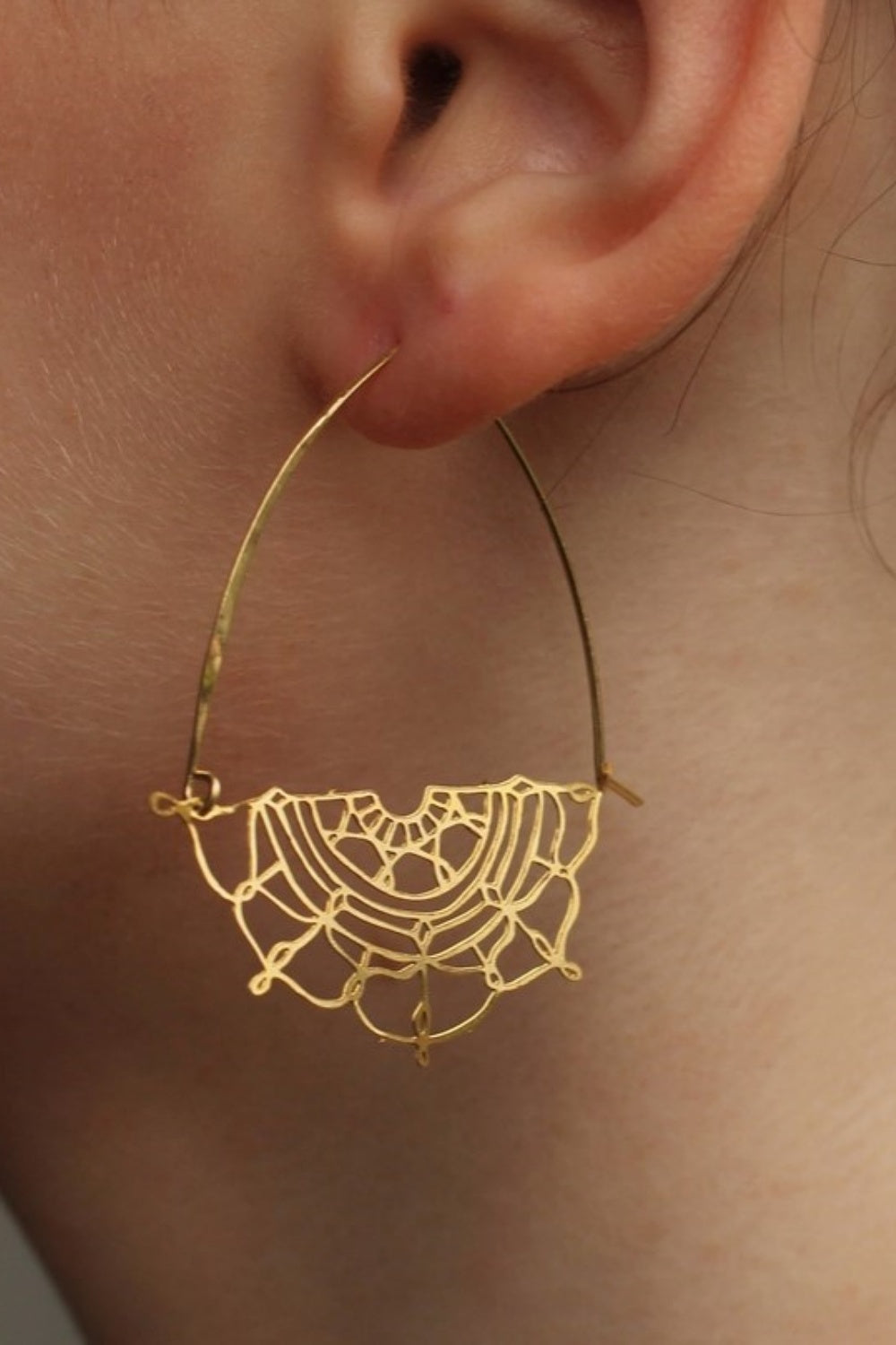 SILK PURSE SOW'S EAR LACE GOLD HOOP EARRINGS